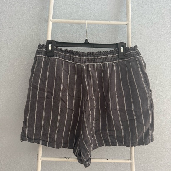 Universal Thread Shorts - Picture 4 of 5